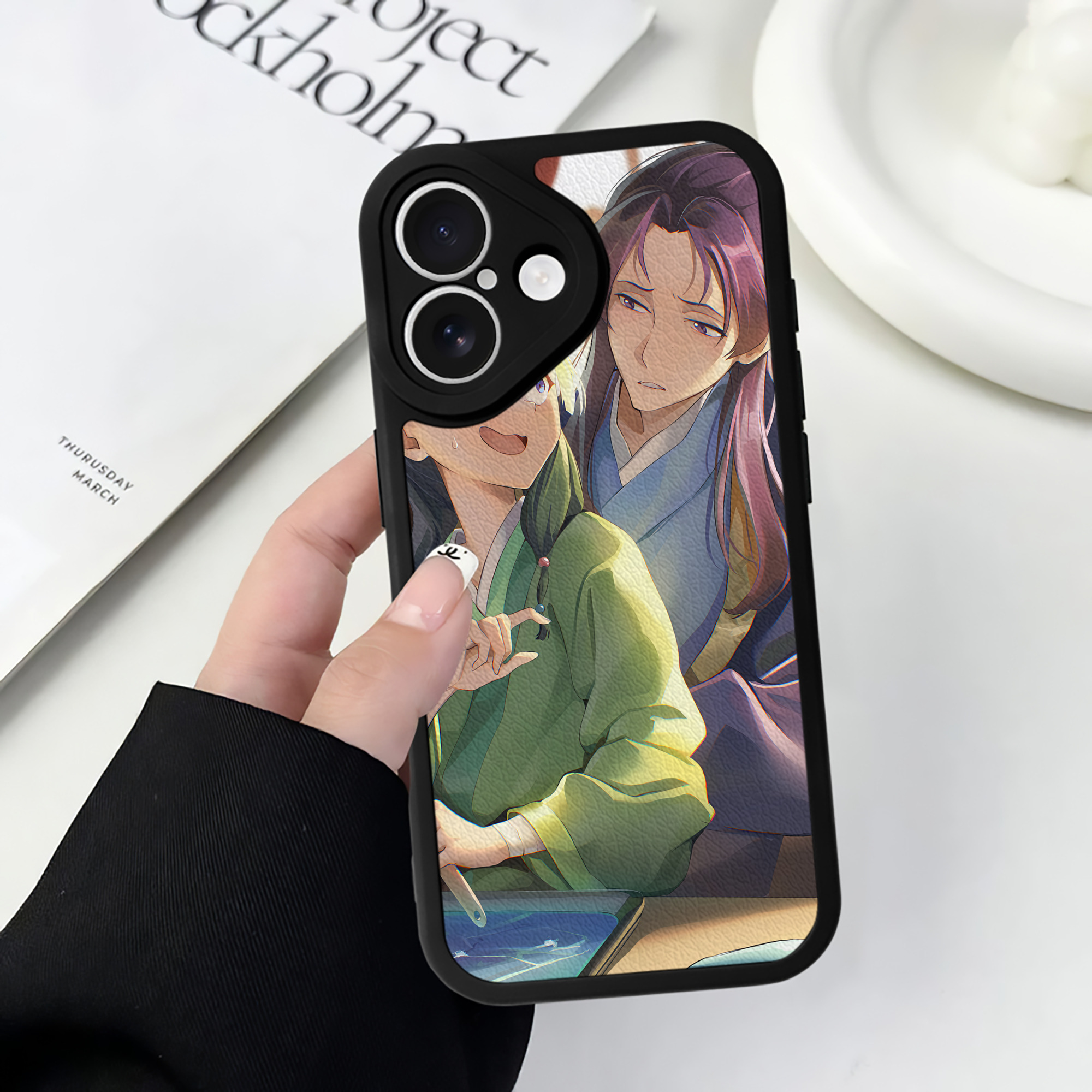 （画像用） 薬屋のひとりごと The Apothecary Diaries 【iPhone 16シリーズ対応】シリコンスマホケース（レザー調） 材質：シリコン